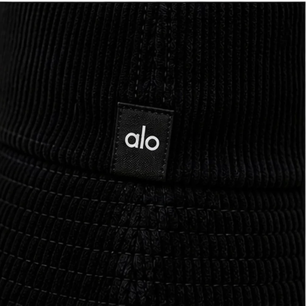 ALO Yoga Black Resort Bucket Hat Sporty